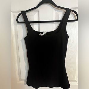 Alo Yoga small tank top with built in bra. Never worn